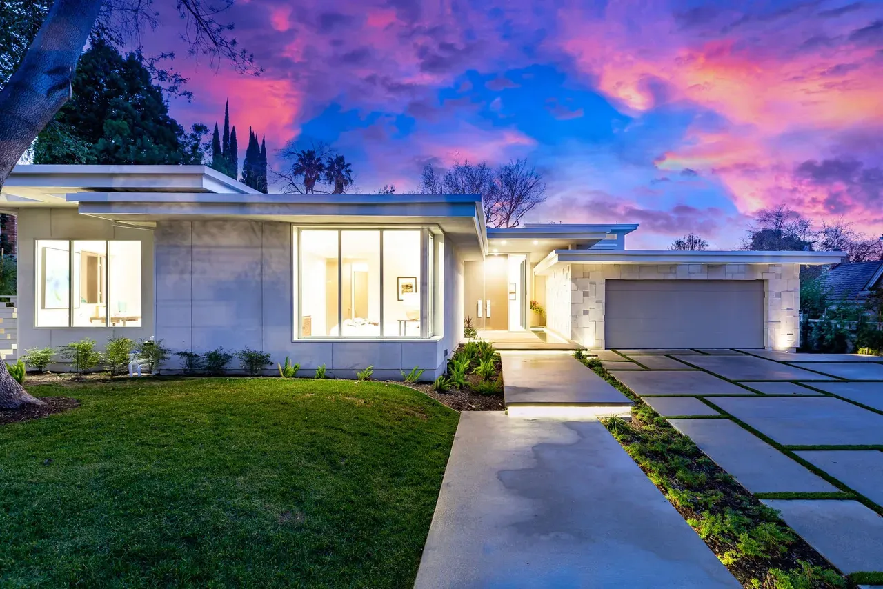 The Clear Choice for Your Home: Expert Window Glass Replacement